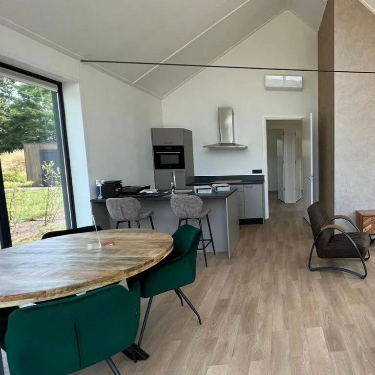 small-barnhouse-interior2